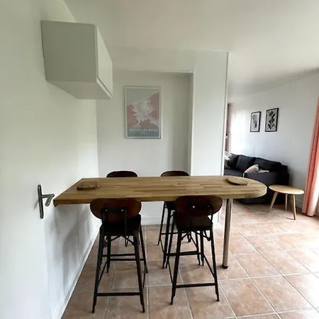 דירה Avec Parking Prive - Proche Village Et - *