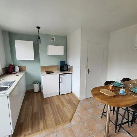 Avec Parking Prive - Proche Village Et - Appartement