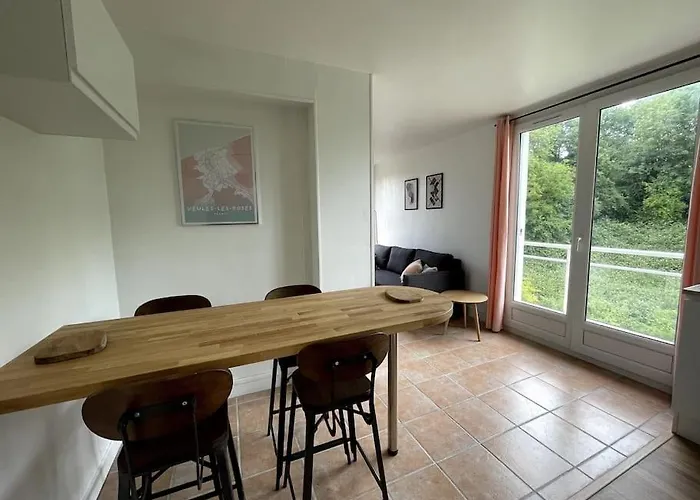 Avec Parking Prive - Proche Village Et - *